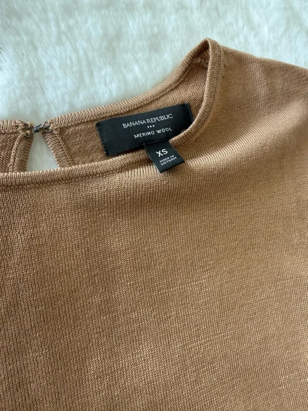 Two Banana Republic Women's Cream & Brown Merino Wool Sweaters- 2 items! - Picture 8 of 9